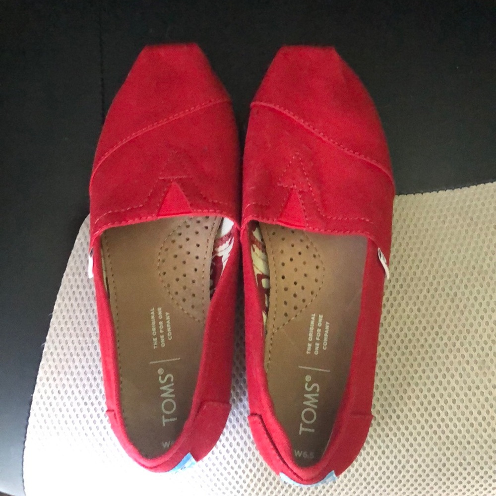 Toms Red Flats Comfortable Canvas Loafers